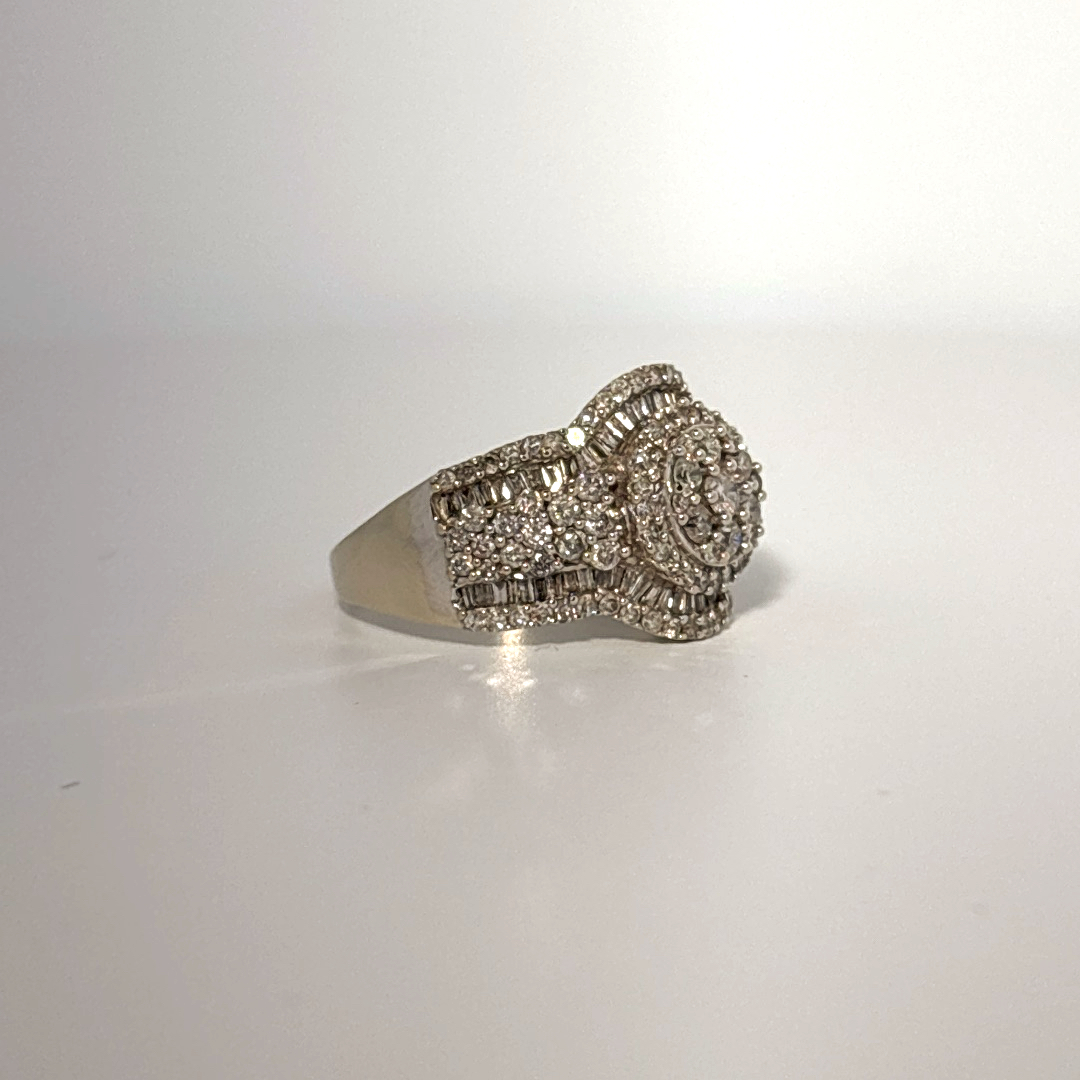 Diamonds Head, Cluster Solitaire Ring, Natural Diamonds(1.35 CTW) GH/SI1, 10K White Gold, 7.4 Gram Total Weight