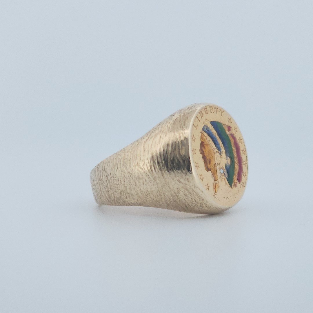 1915 $2.50 Liberty Coin Ring 17 Grams