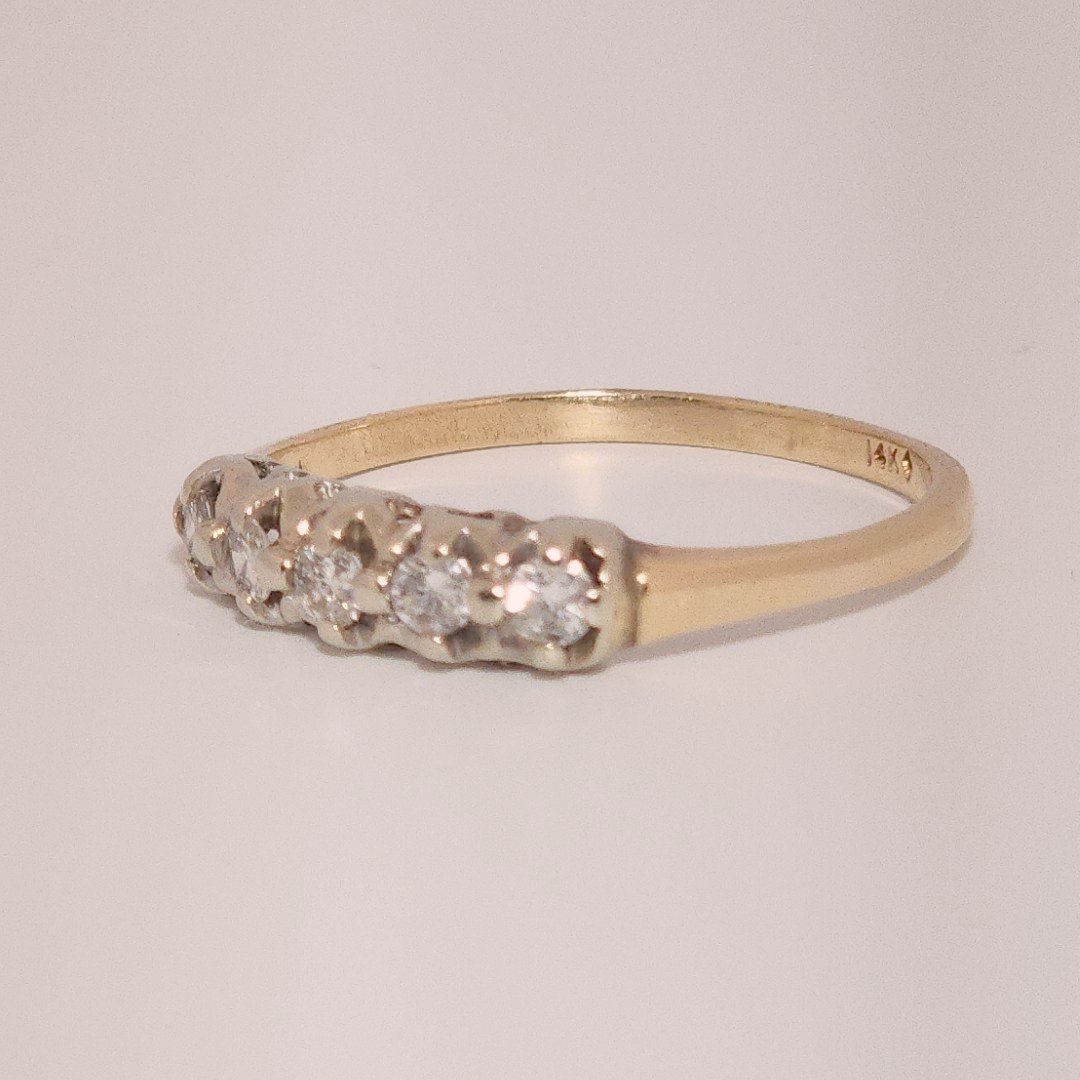 5 stone anniversary bands, Nat Dia(0.35CTW), Size 9
