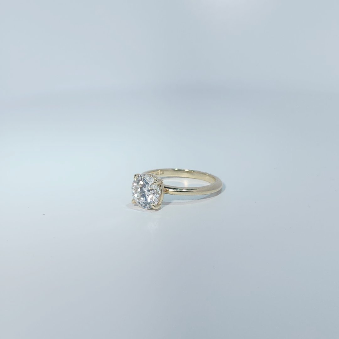 14K Yellow Gold Engagement Ring, set with 1 Lab Grown Diamond (2.03ct), 2.94g, Size 7.