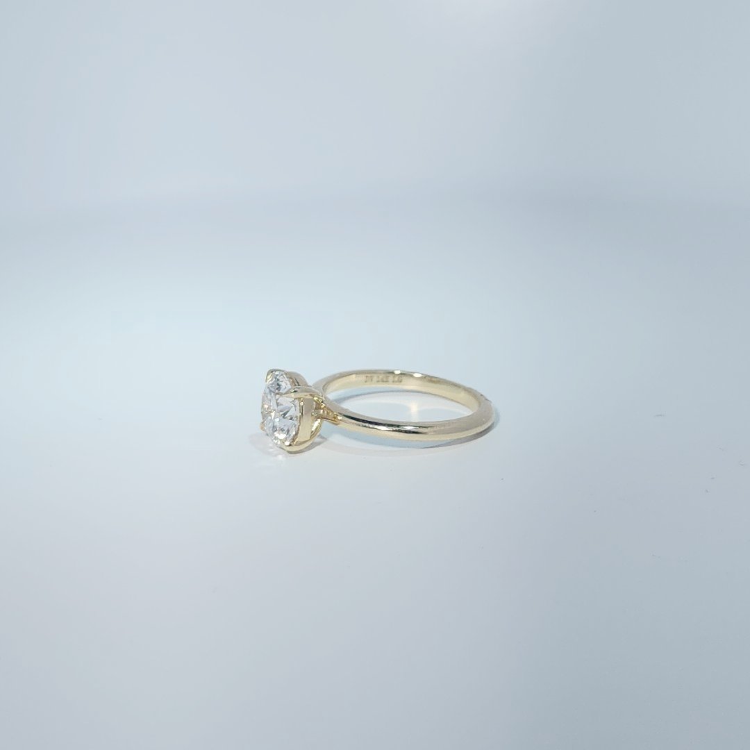 14K Yellow Gold Engagement Ring, set with 1 Lab Grown Diamond (2.03ct), 2.94g, Size 7.