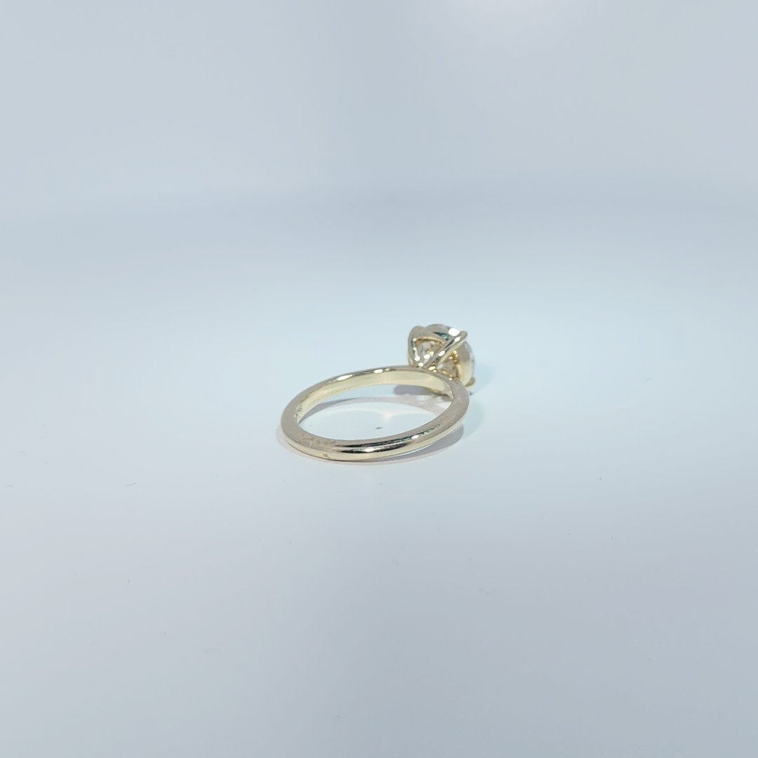 14K Yellow Gold Engagement Ring, set with 1 Lab Grown Diamond (2.03ct), 2.94g, Size 7.