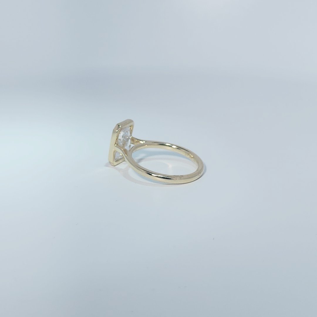 14K Yellow Gold Engagement Ring, set with 1 Lab Grown Diamond (3.03ct), 3.24g, Size 7.