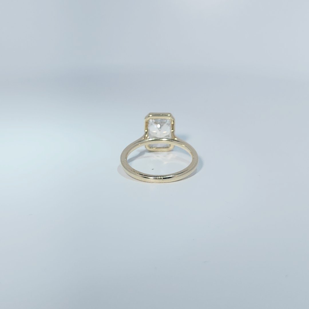 14K Yellow Gold Engagement Ring, set with 1 Lab Grown Diamond (3.03ct), 3.24g, Size 7.