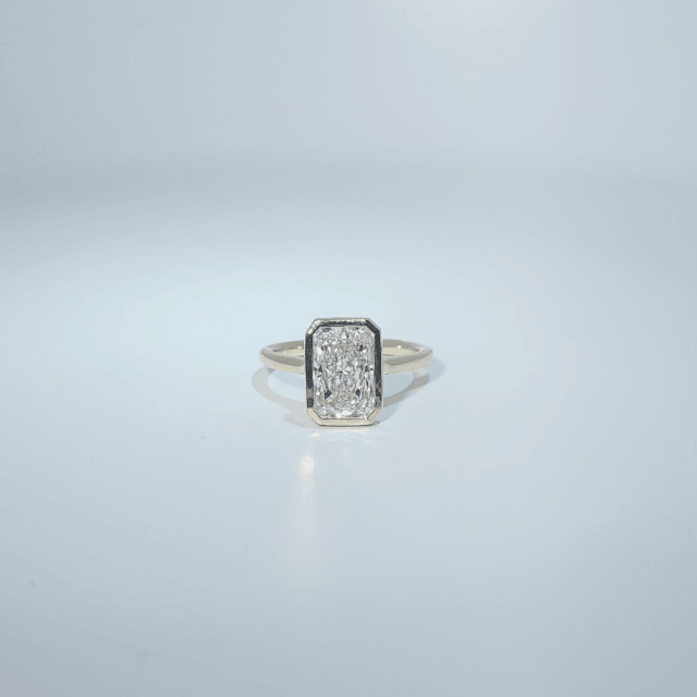 14K Yellow Gold Engagement Ring, set with 1 Lab Grown Diamond (3.03ct), 3.24g, Size 7.