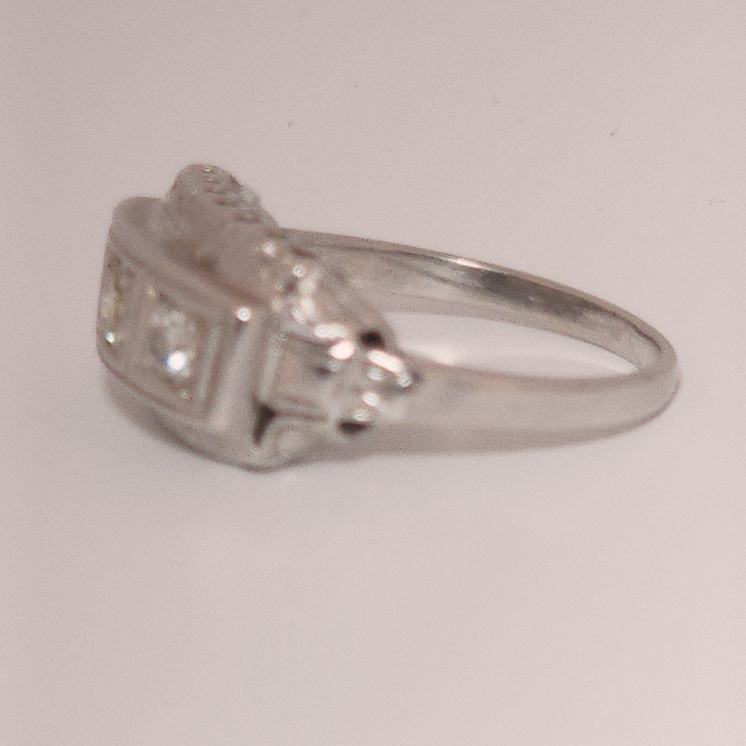 Vintage Art Deco, Natural Diamonds GH VS1(0.18CTW)