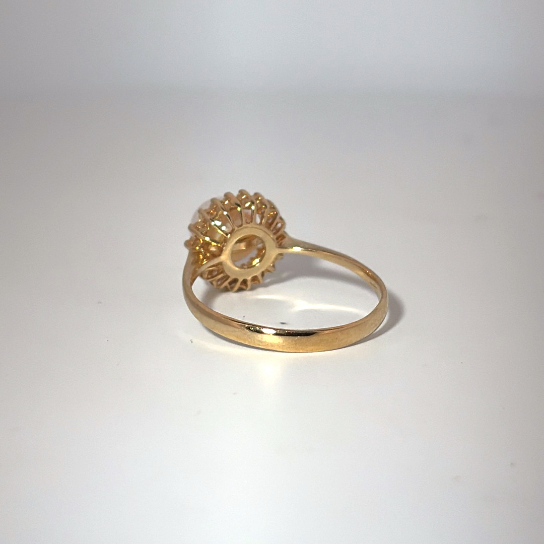 Natural Fresh Water Cultured Pearl with Natural Diamonds (0.10CT) Size 7, 14K Yellow Gold