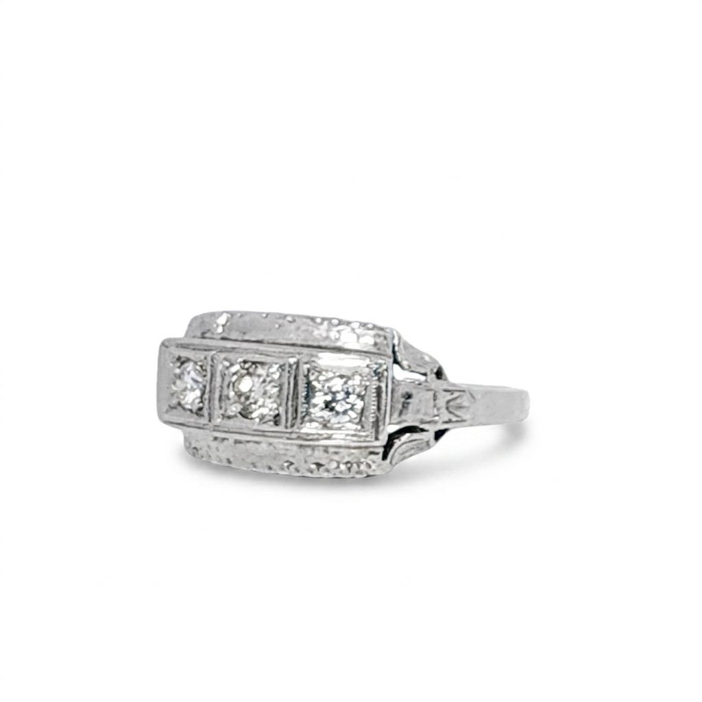 Vintage Art Deco, Natural Diamonds GH VS1(0.18CTW)