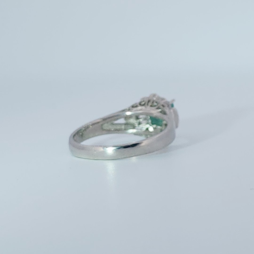 0.17ct Natural Diamonds and 0.24ct Nat Emerald, Women Ring, Platinum 900