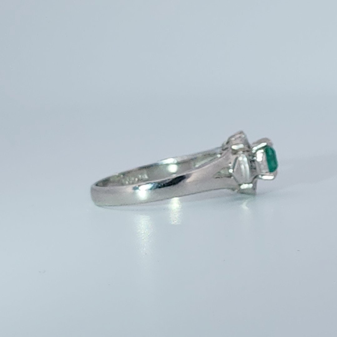 0.17ct Natural Diamonds and 0.24ct Nat Emerald, Women Ring, Platinum 900
